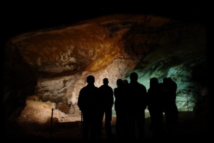 Visiteurs au gouffre d'Esparros